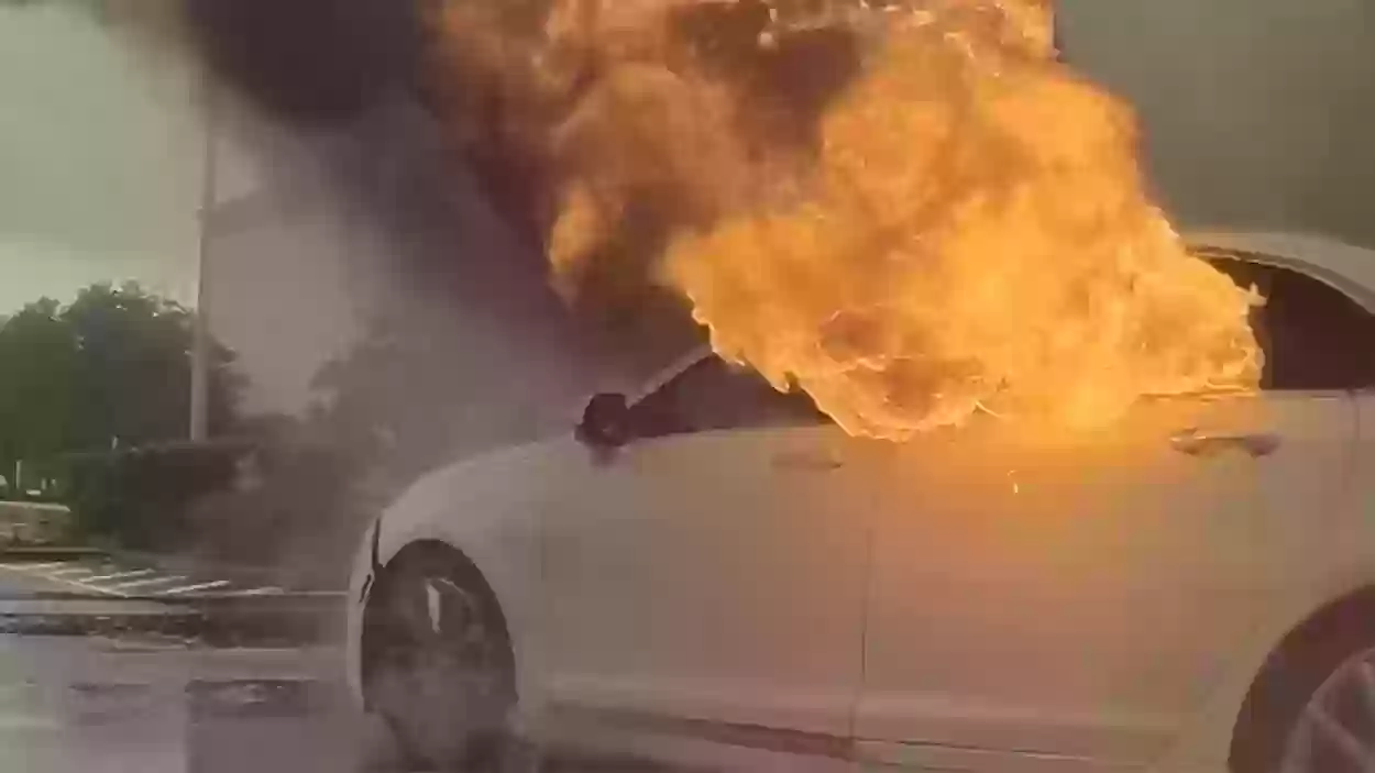  شاهد بالفيديو لحظة اشتعال سيارة السعودي والكويتي المختطفين بالعراق
