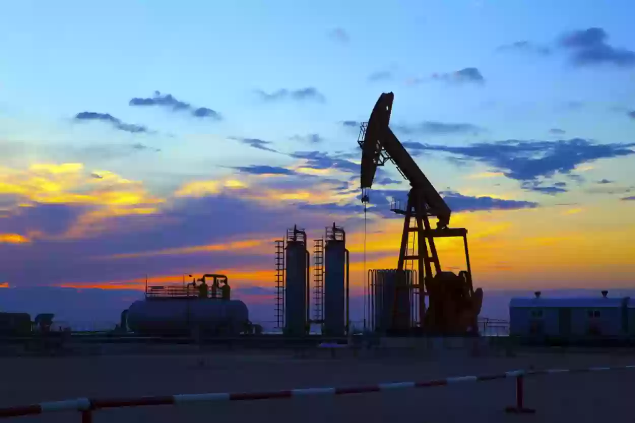 تداول النفط في نطاق ضيق اليوم وسط ترقب تقارير من وكالات نفطية