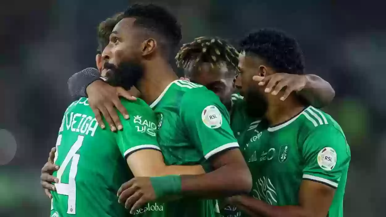 جماهير الأهلي السعودي تفتح النار على محترفي الفريق بعد خسارة النصر